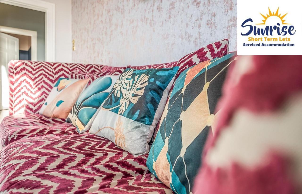 Presidential Apartment, Family Home, Luxury Bedrooms, 2 Rooms, 1 King Bed, 2 Single Beds, Free Wifi, Free Parking, Tourists, Business Travelers, Relocation, Beautiful River Views, - Long Stays, Invoice And Reduced Price Are Only Via Sunrise Short Let Dundee Zewnętrze zdjęcie